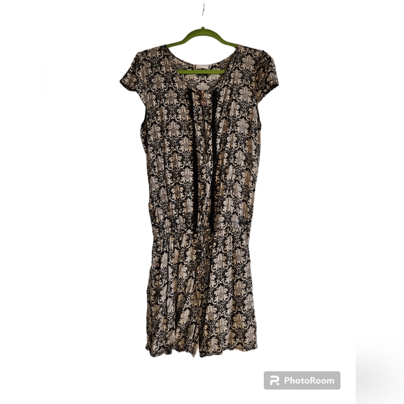 🤩4/$20 Romper with 2 pocket - Picture 1 of 4